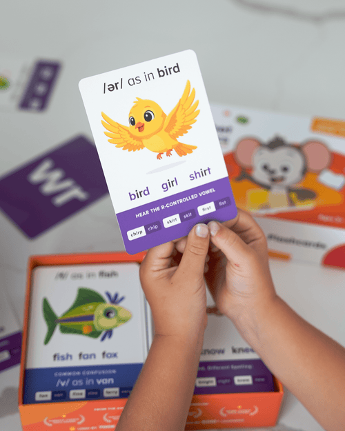 Card back showing the hear-the-difference sound exercise on an ABCmouse phonics card